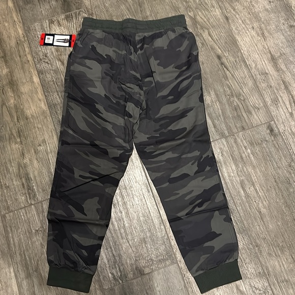 Splendid Camo joggers. - Picture 6 of 7